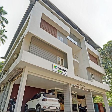 Sreepathi Nirmalyam Hotel Guruvayur Bagian luar foto