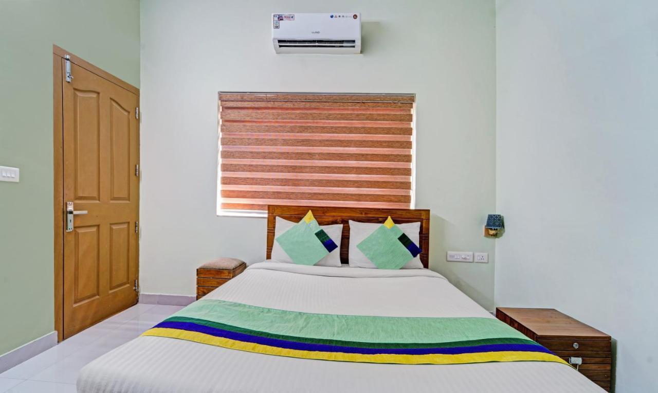 Sreepathi Nirmalyam Hotel Guruvayur Bagian luar foto