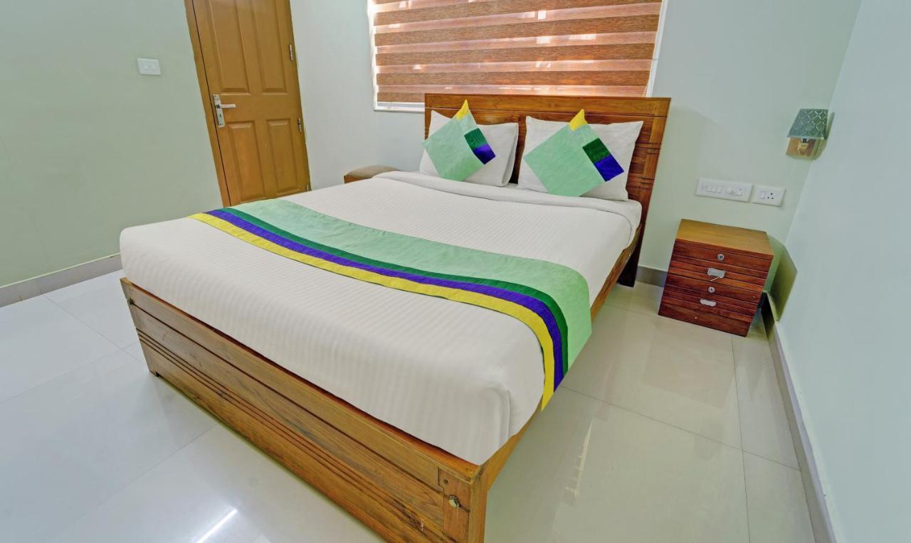 Sreepathi Nirmalyam Hotel Guruvayur Bagian luar foto