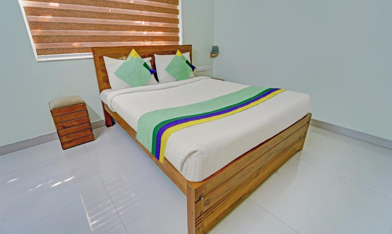 Sreepathi Nirmalyam Hotel Guruvayur Bagian luar foto